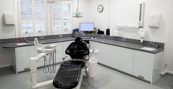 The Dental Implant Clinic